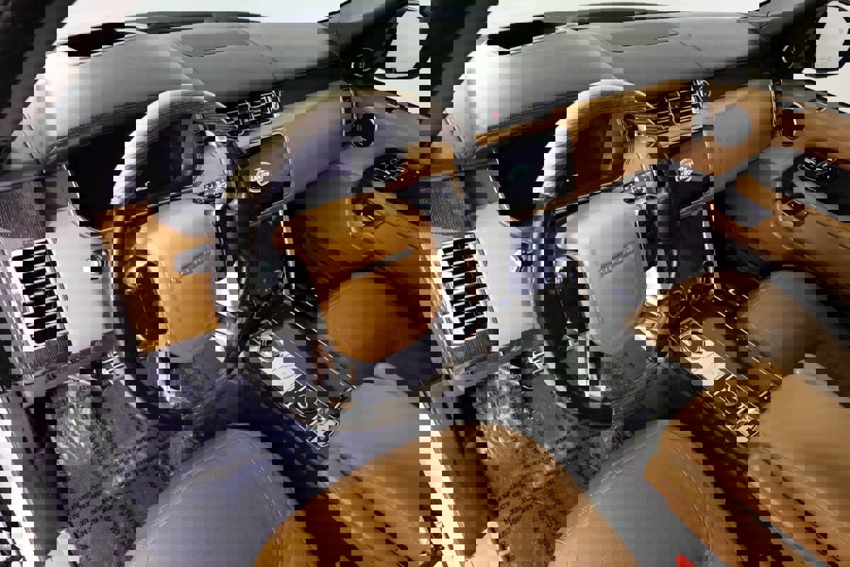 Used 2019 Land Rover Range Rover Autobiography image 22