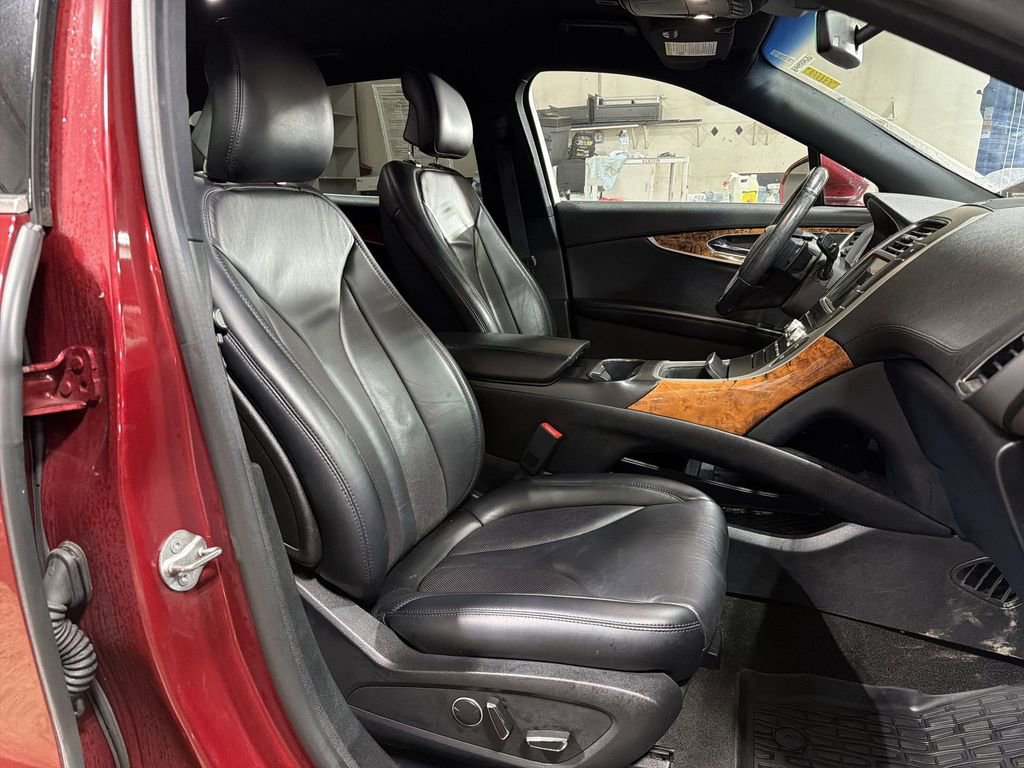 Used 2019 Lincoln Nautilus Select image 28