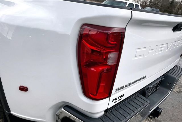 Used 2024 Chevrolet Silverado 3500 LT w/ Convenience Package image 24