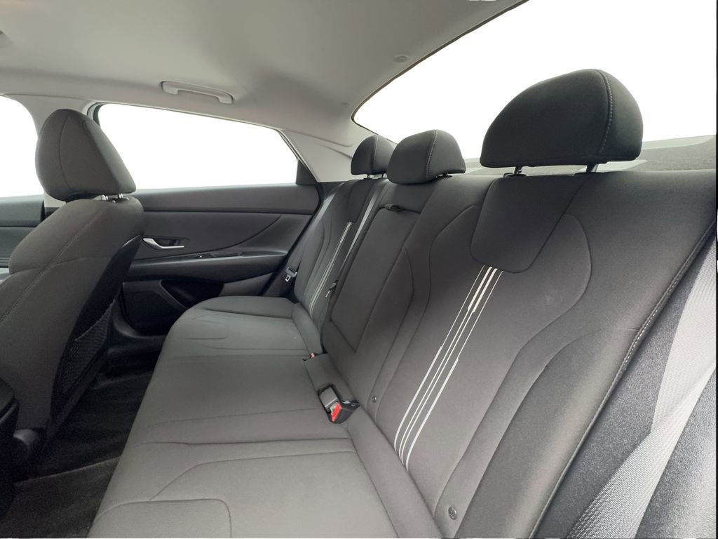 Used 2022 Hyundai Elantra SEL w/ Convenience + Premium Package FWD image 24