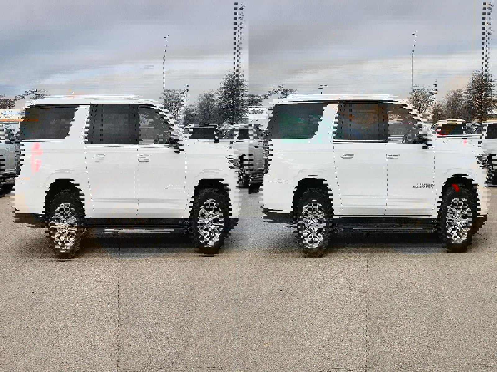 Used 2024 Chevrolet Suburban Premier image 9