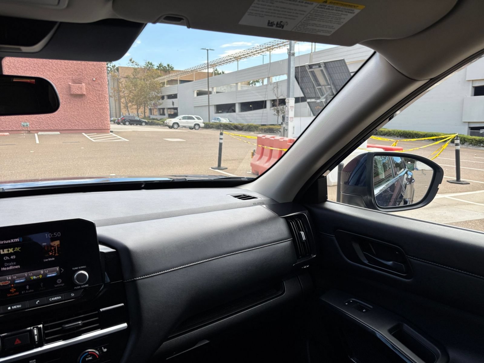 Used 2025 Nissan Pathfinder SV FWD image 37