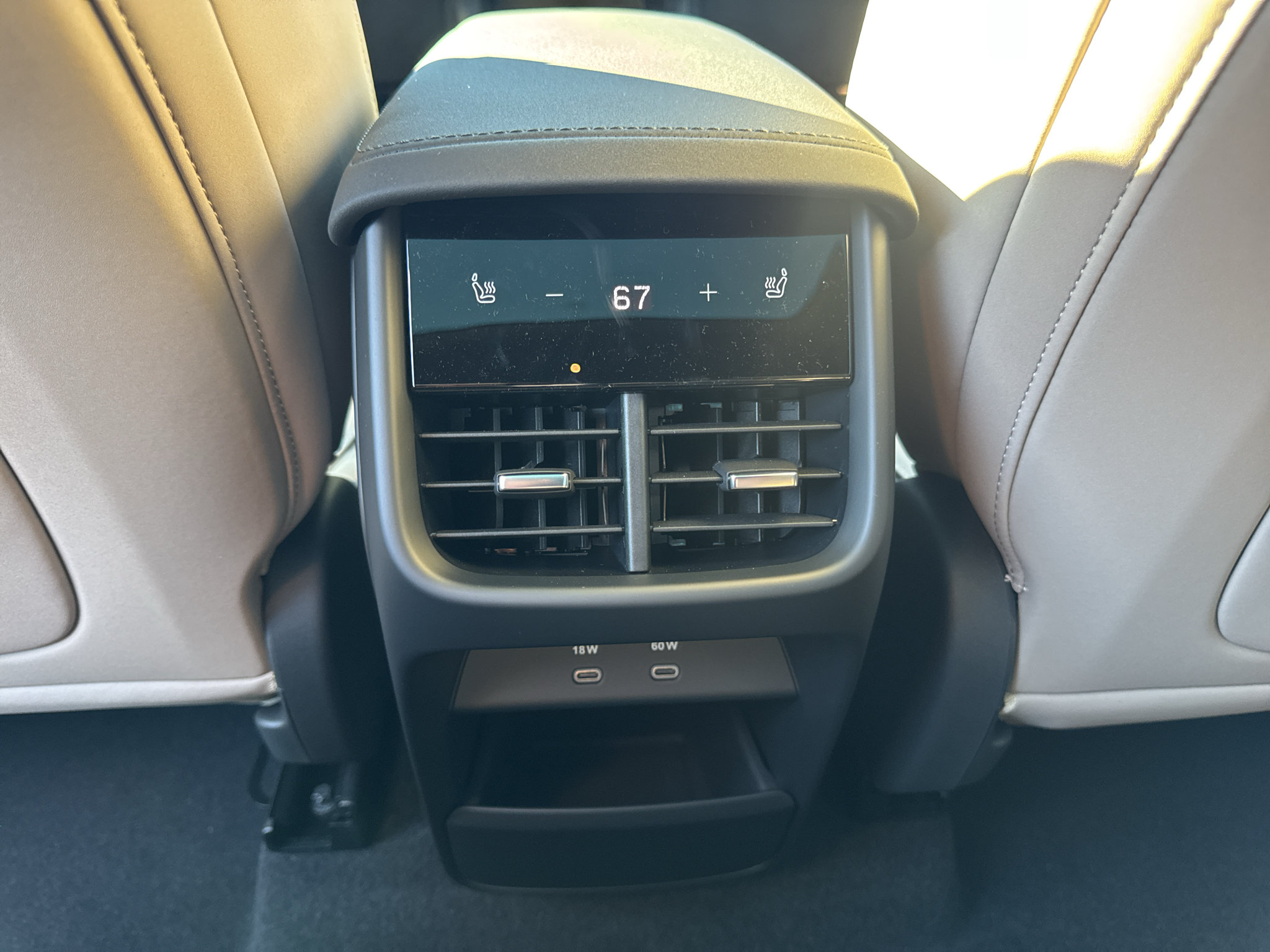 New 2027 Volvo EX60 Ultra AWD/4WD image 32