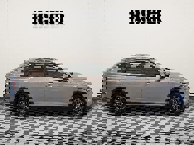 Used 2025 Kia K4 LXS FWD image 2