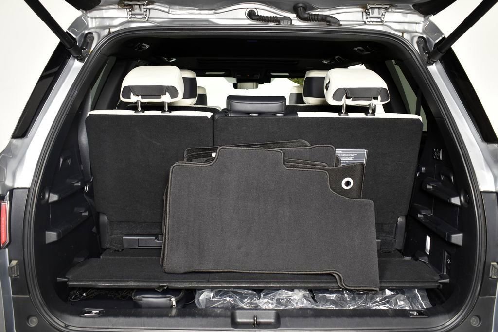 Used 2024 Toyota Sequoia Capstone AWD/4WD image 29