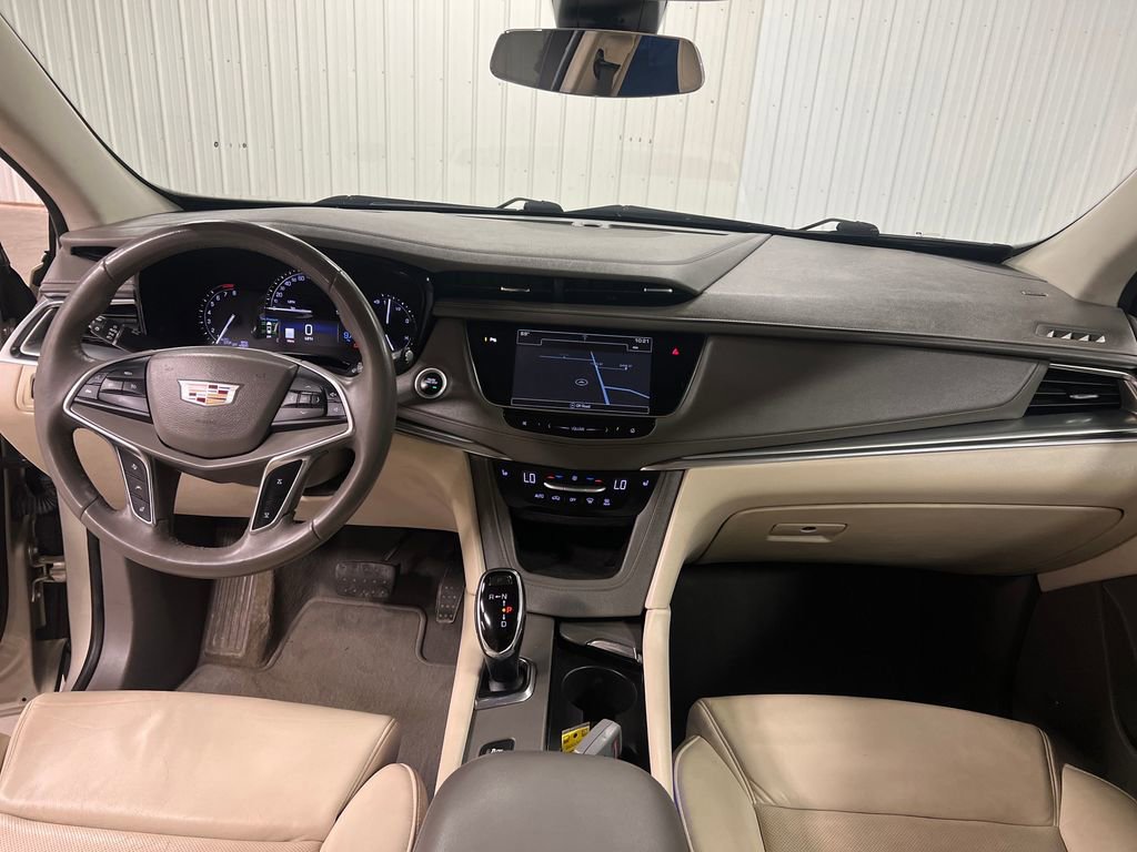 Used 2017 Cadillac XT5 Luxury w/ Driver Awareness Package AWD/4WD image 16