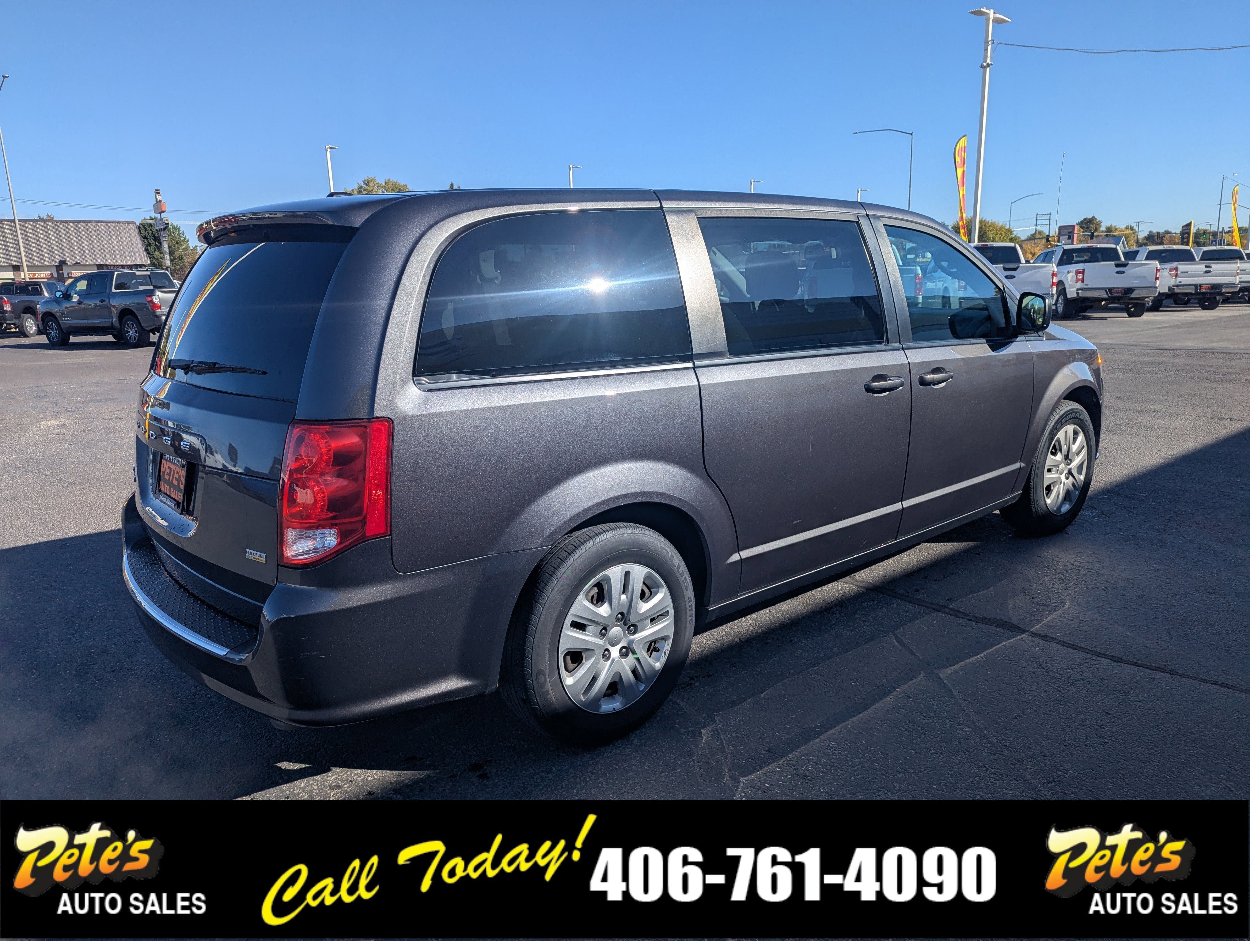Used 2018 Dodge Grand Caravan SE w/ UConnect Hands-Free Group FWD image 4
