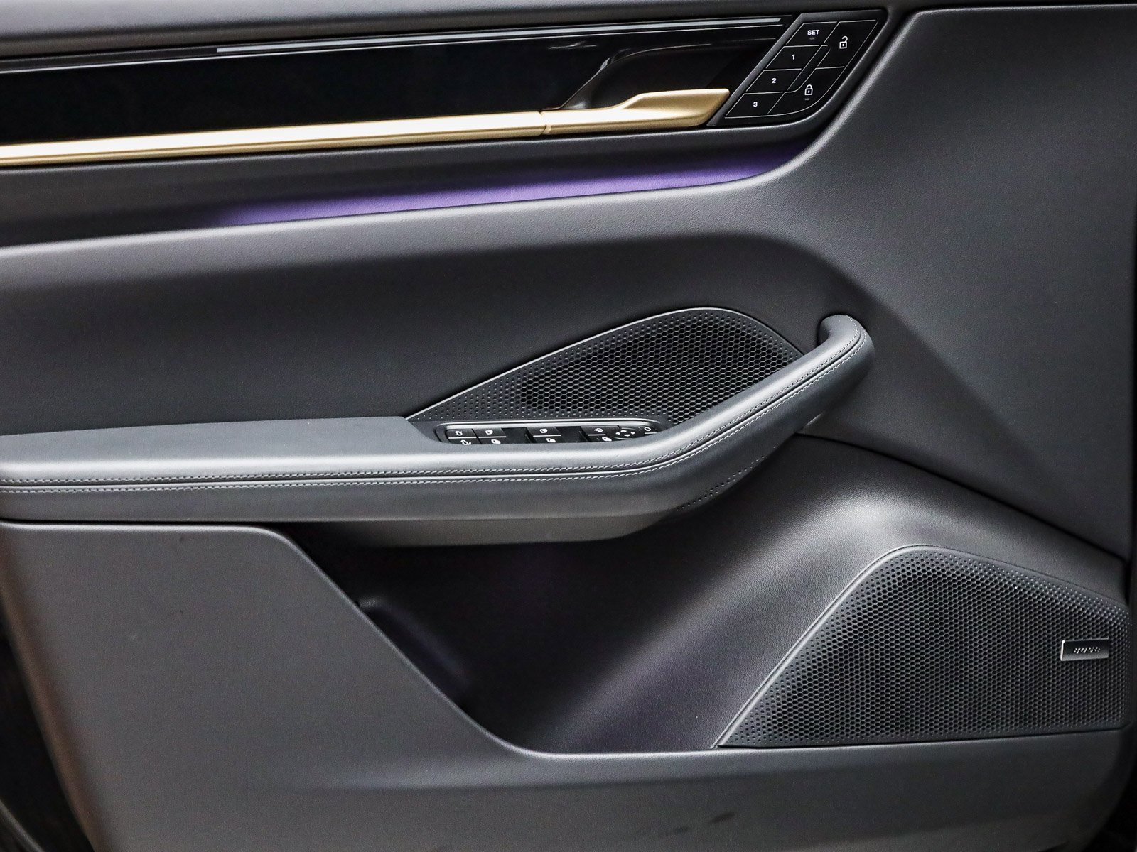 Used 2025 Porsche Macan Electric image 25