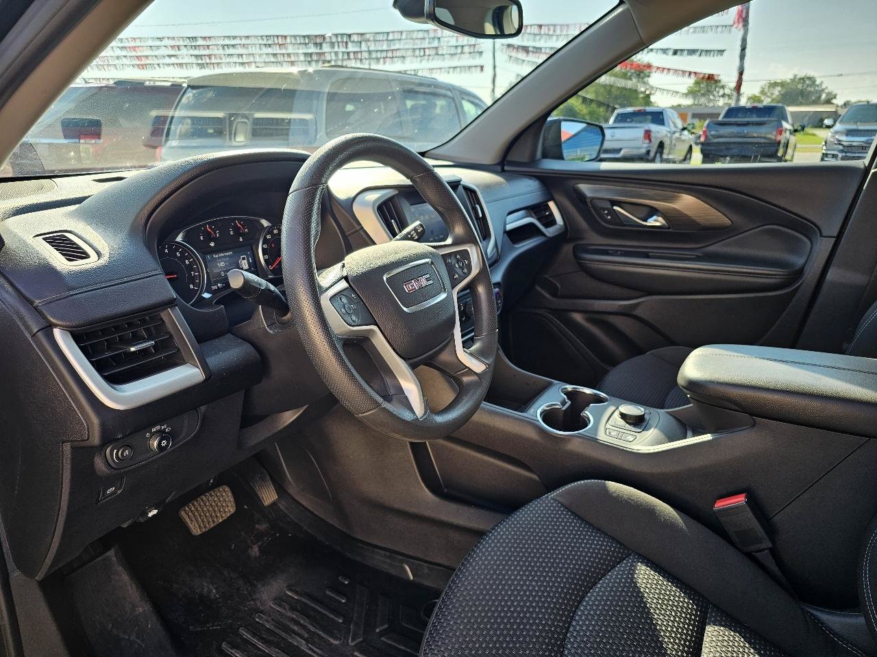 Used 2023 GMC Terrain SLE w/ Driver Convenience Package AWD/4WD image 6
