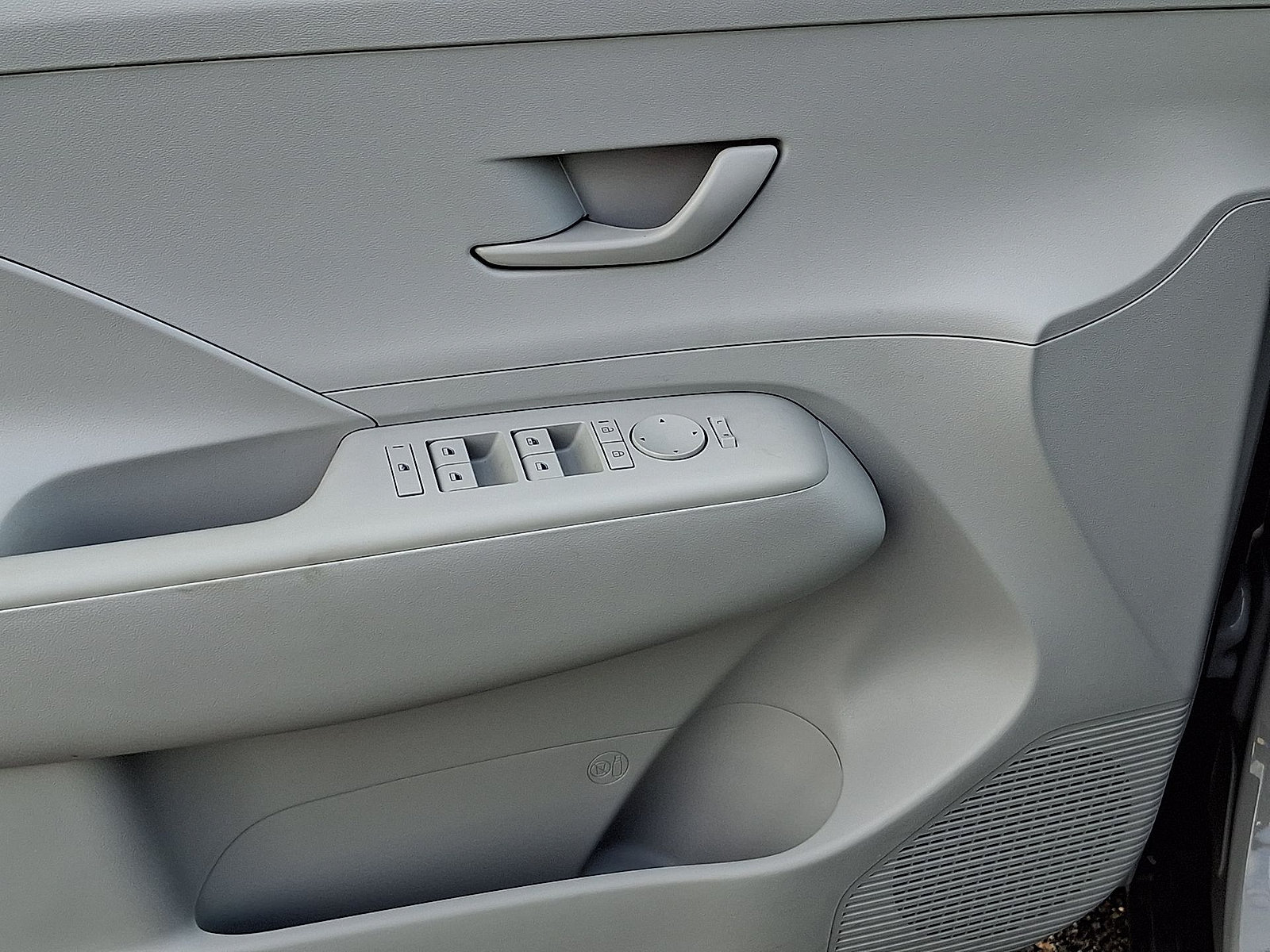 Certified 2025 Hyundai Kona SE AWD/4WD image 16