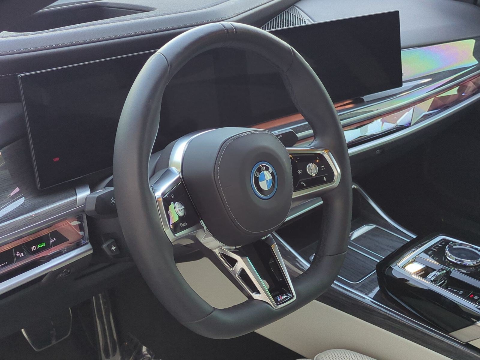 Certified 2024 BMW i7 eDrive50 w/ M Sport Package RWD image 18