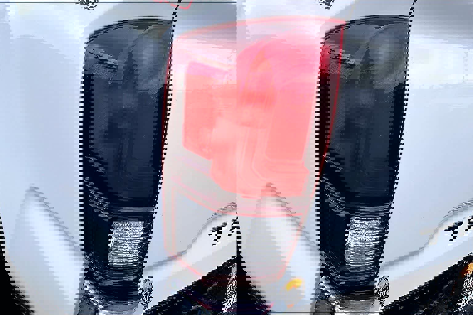 Used 2019 Toyota Tacoma TRD Off-Road image 32