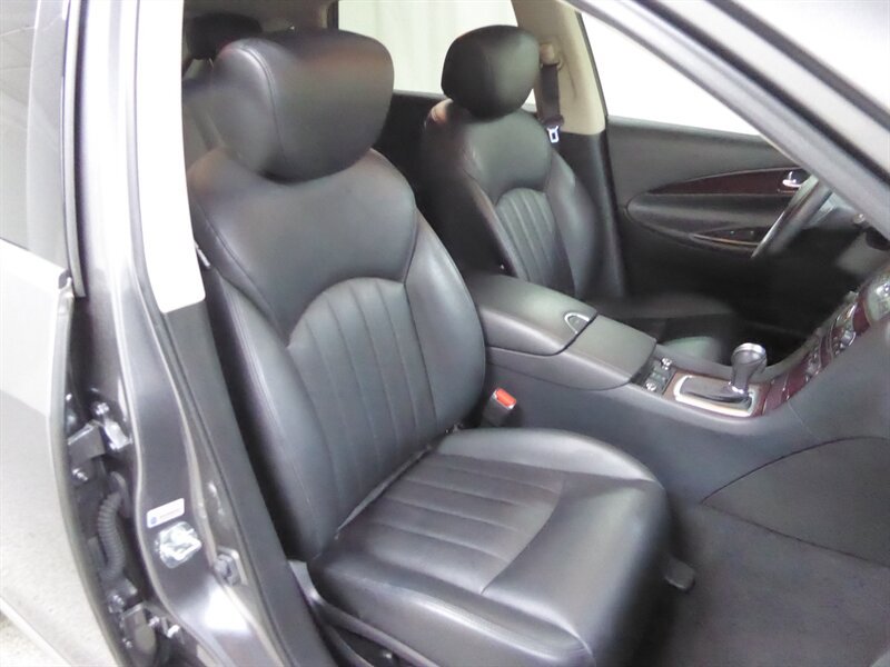 Used 2017 INFINITI QX50 AWD w/ Premium Plus Package image 25