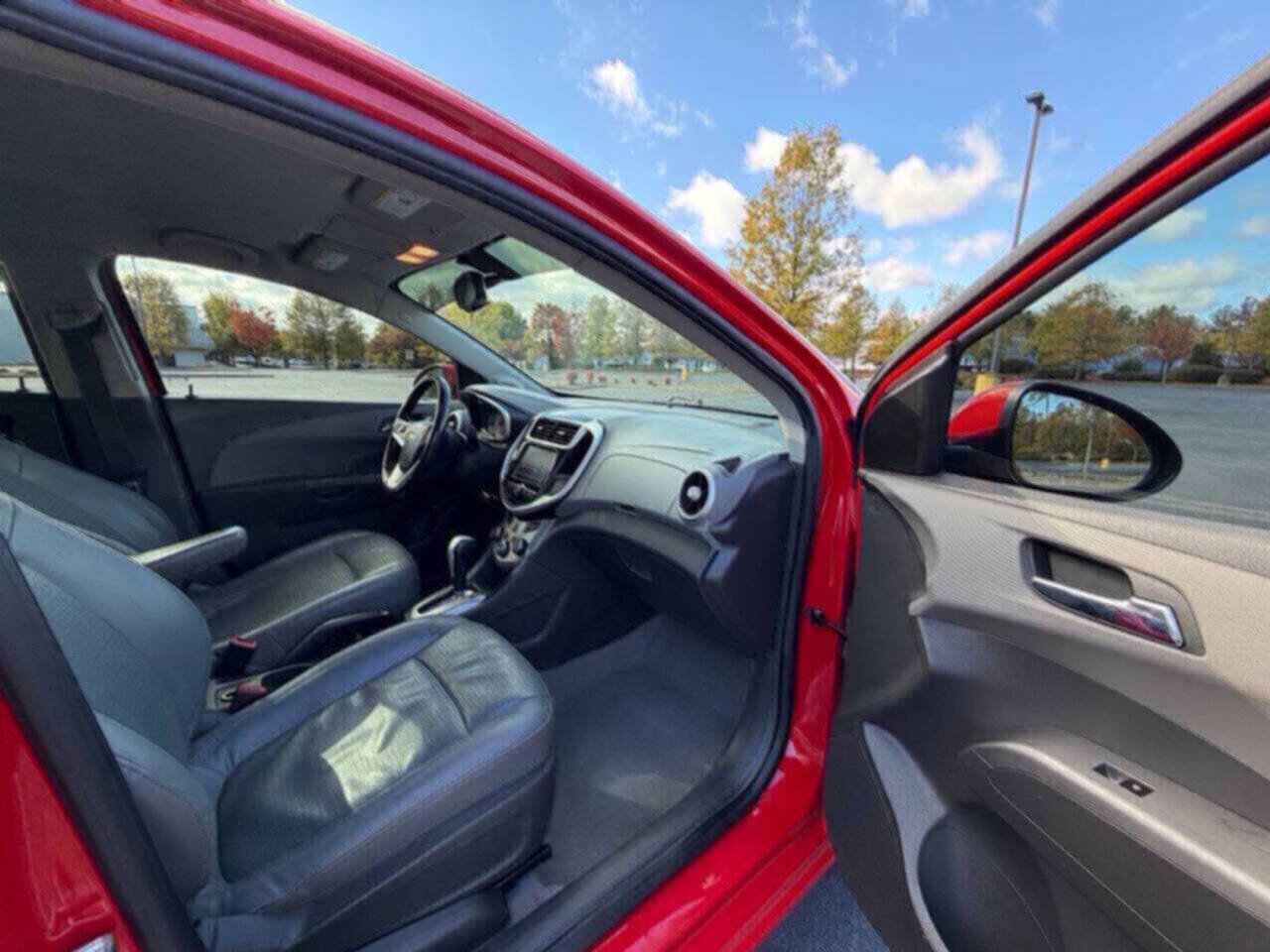 Used 2017 Chevrolet Sonic Premier image 20