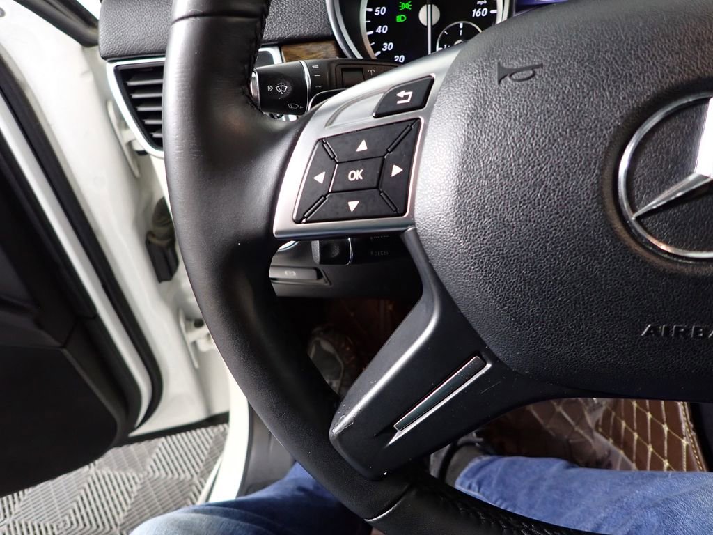 Used 2014 Mercedes-Benz GL 450 4MATIC image 35