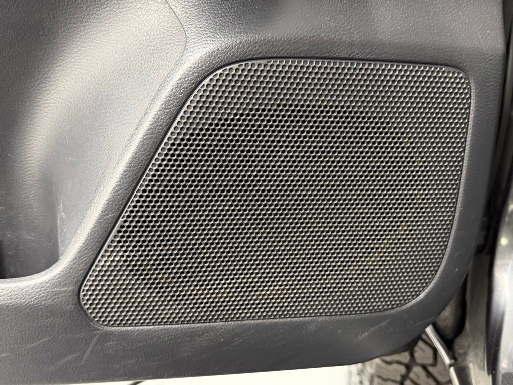 Used 2022 Toyota Tacoma TRD Off-Road w/ Technology Package image 19