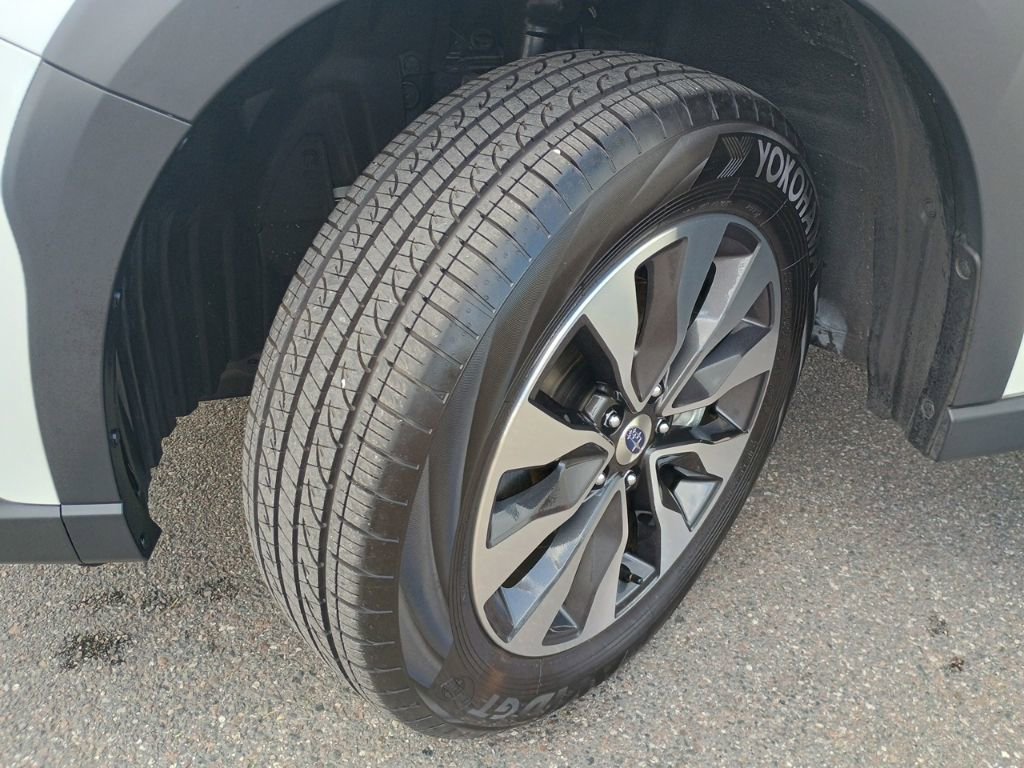 Certified 2025 Subaru Outback Limited AWD/4WD image 10