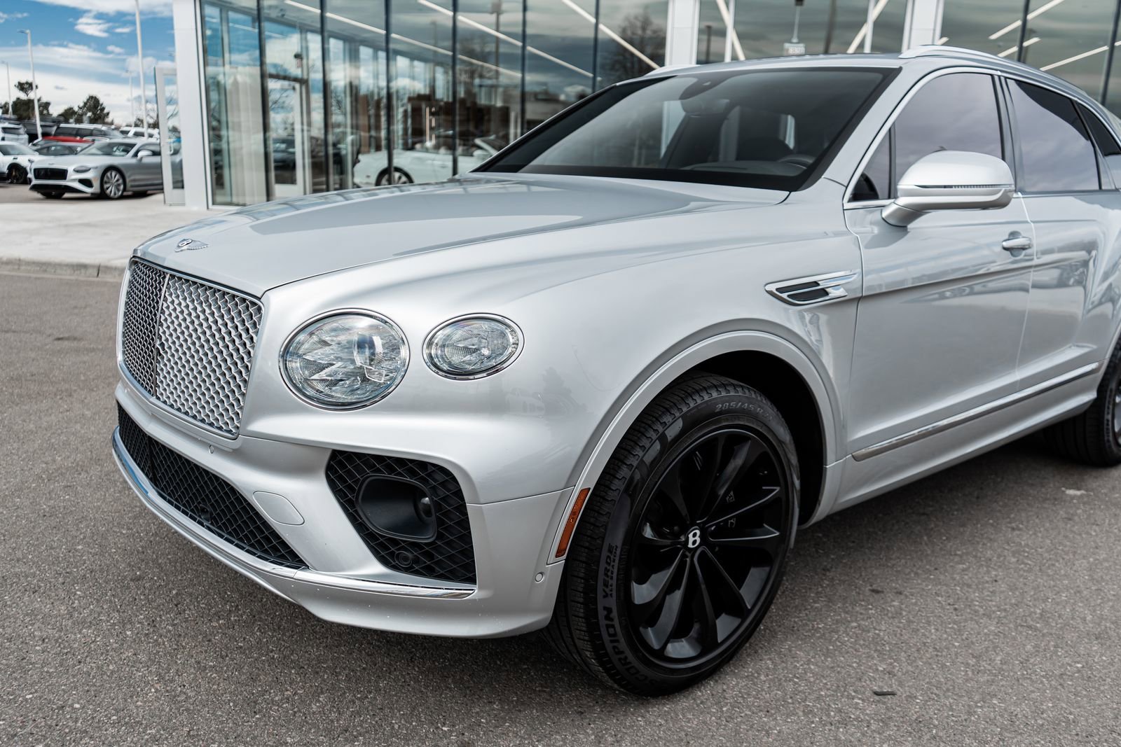 Used 2023 Bentley Bentayga image 20