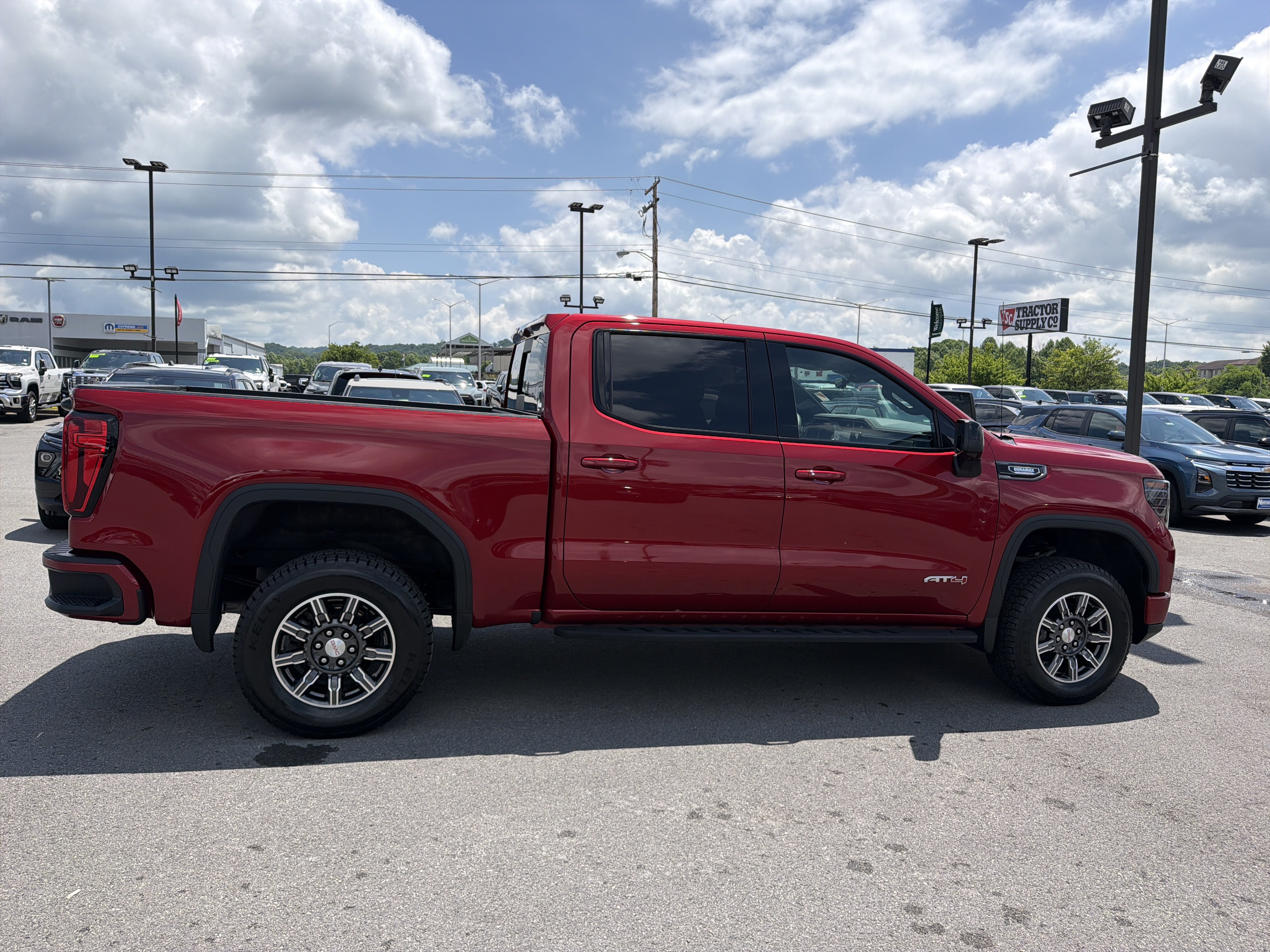 Used 2024 GMC Sierra 1500 AT4 w/ Technology Package AWD/4WD image 5