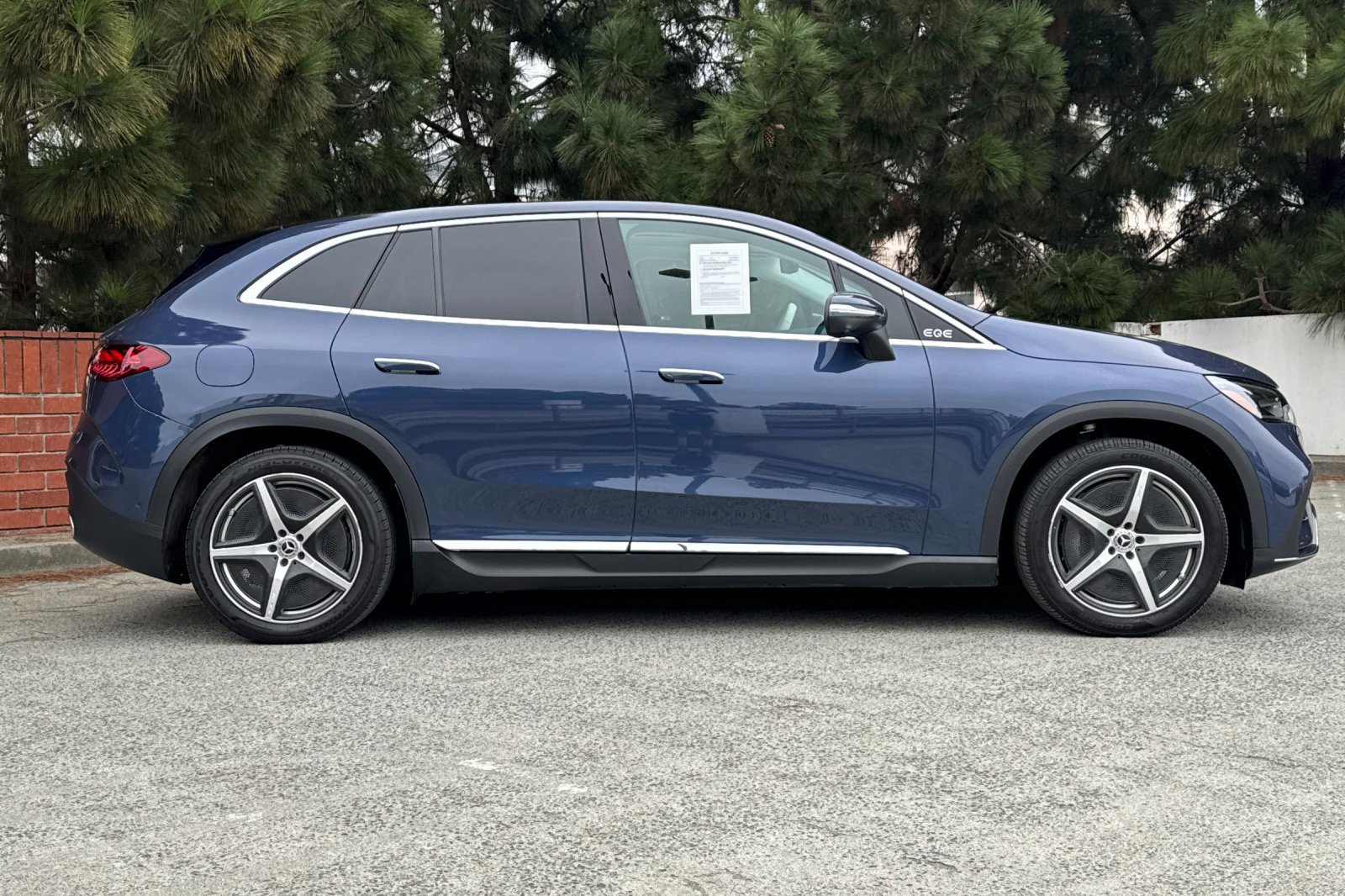 Certified 2023 Mercedes-Benz EQE 500 4MATIC SUV image 4
