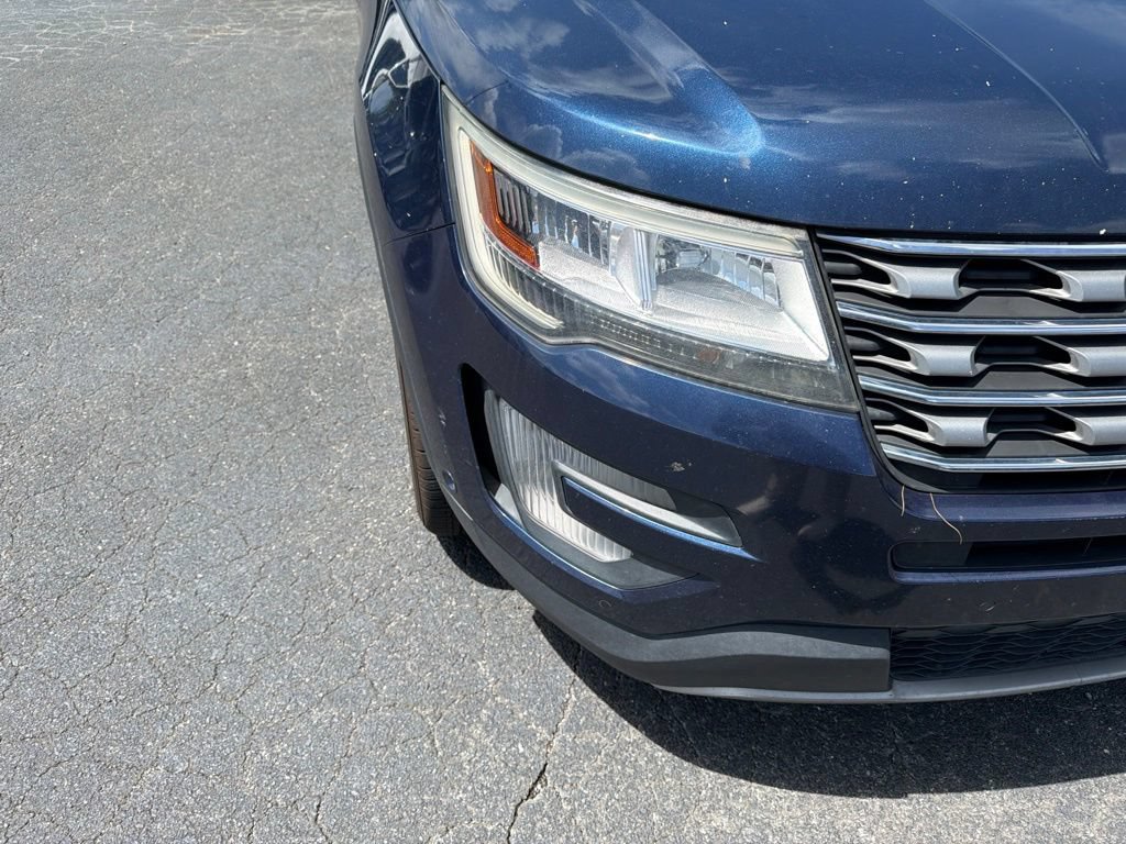 Used 2017 Ford Explorer Limited w/ Equipment Group 301A FWD image 9