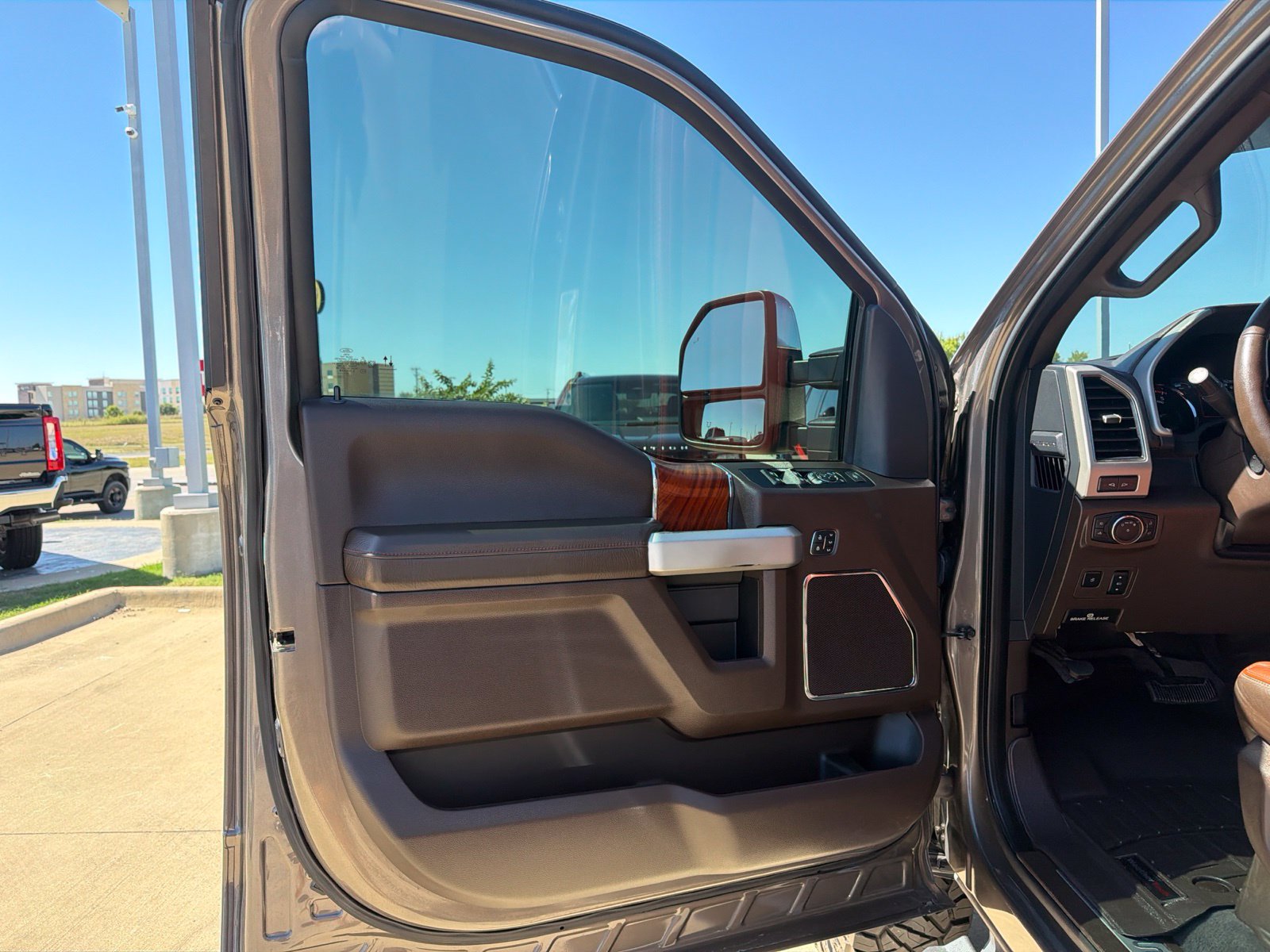 Used 2022 Ford F350 King Ranch w/ Chrome Package AWD/4WD image 13