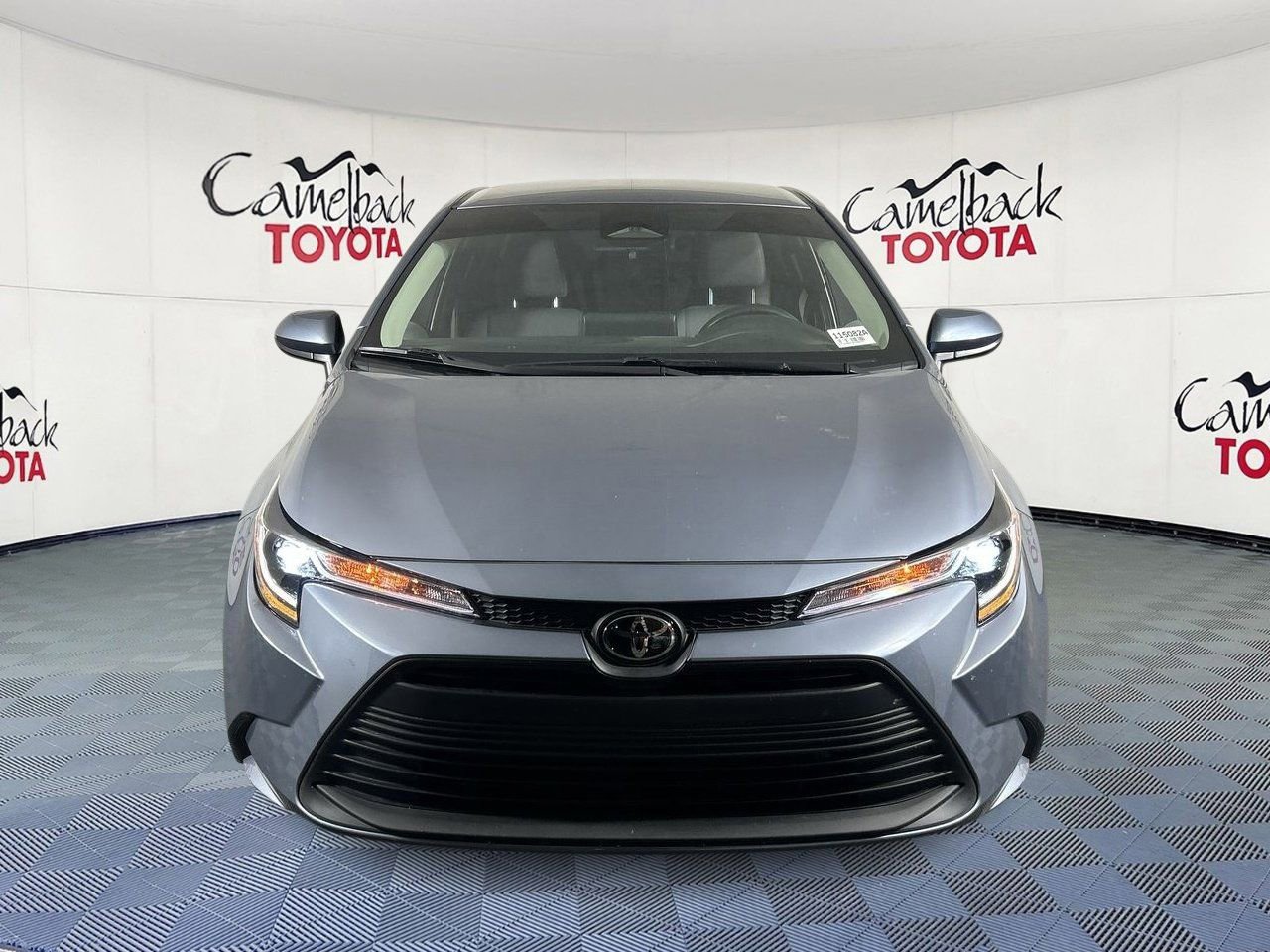 Used 2025 Toyota Corolla LE image 2