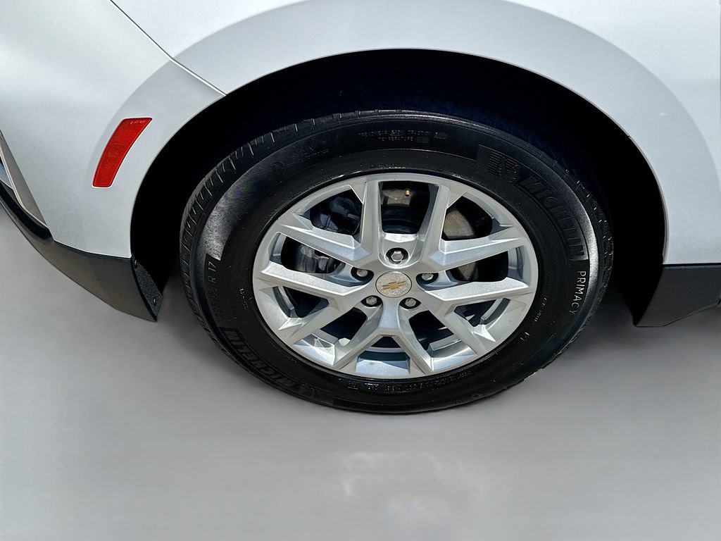 Used 2024 Chevrolet Equinox LT FWD image 30