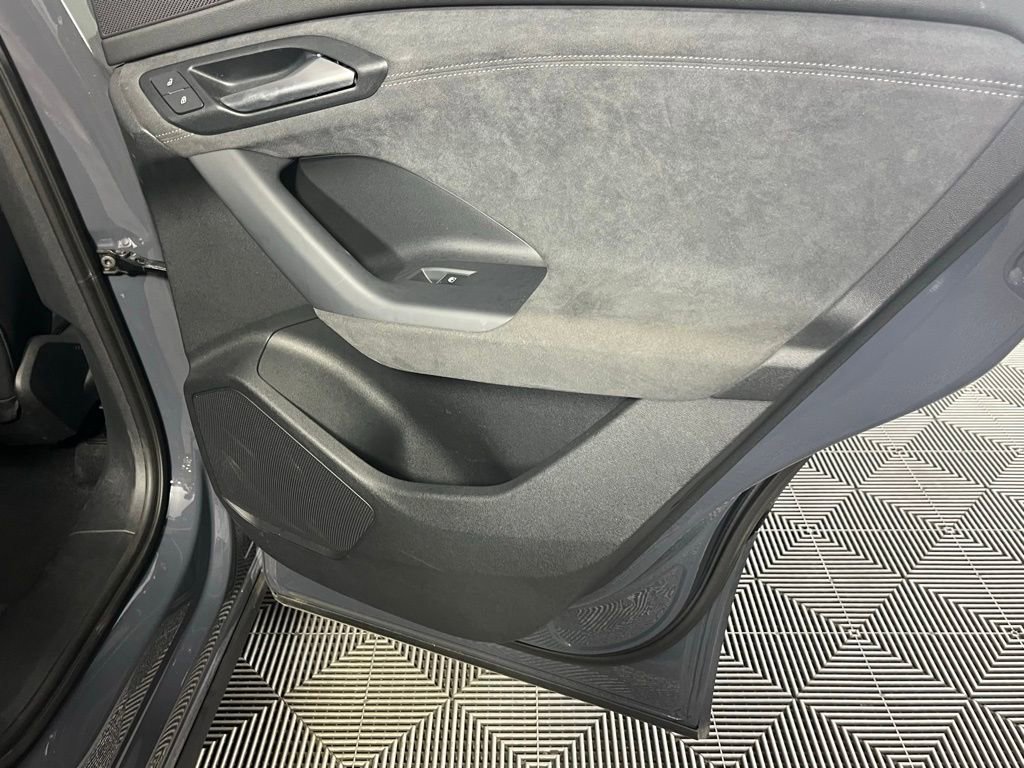 Used 2025 Audi SQ6 e-tron Prestige w/ Black Edition One AWD/4WD image 29