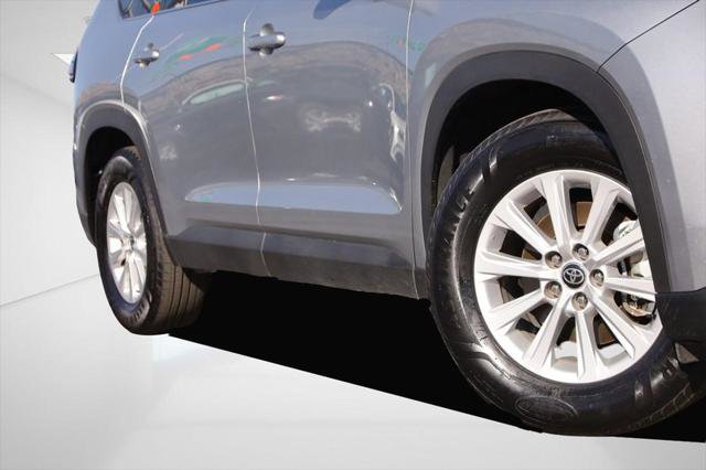 Certified 2025 Toyota Grand Highlander AWD image 3