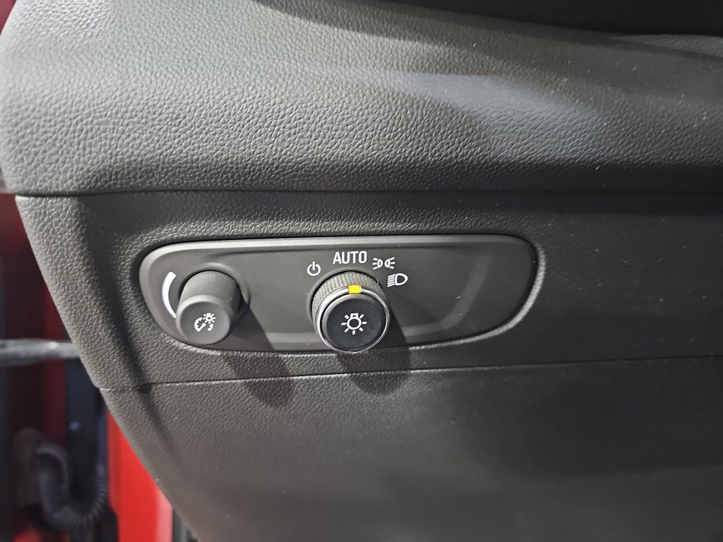 Used 2023 Buick Envision Essence w/ Sport Touring Package AWD/4WD image 31