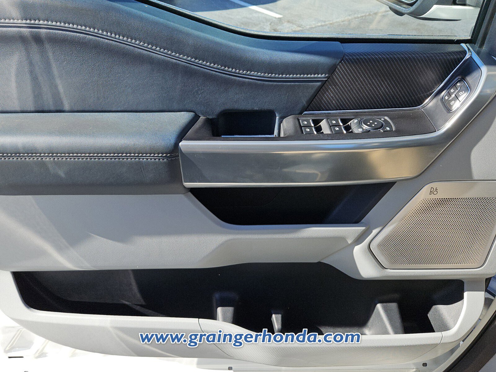 Used 2023 Ford F150 Limited image 24