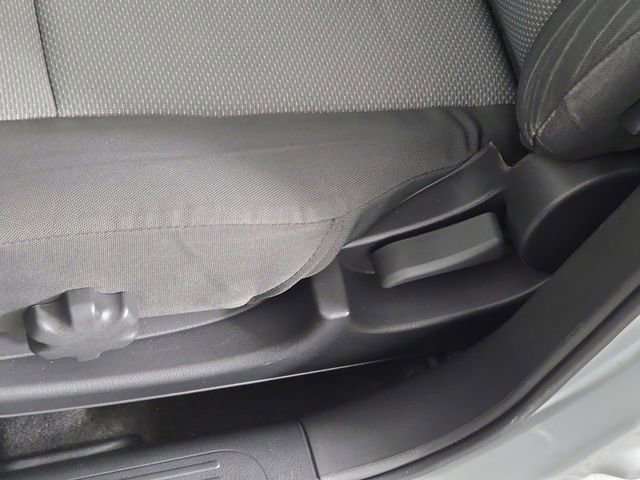 Used 2011 Chevrolet Aveo5 LT w/ LPO, Bodyside Molding Package image 32