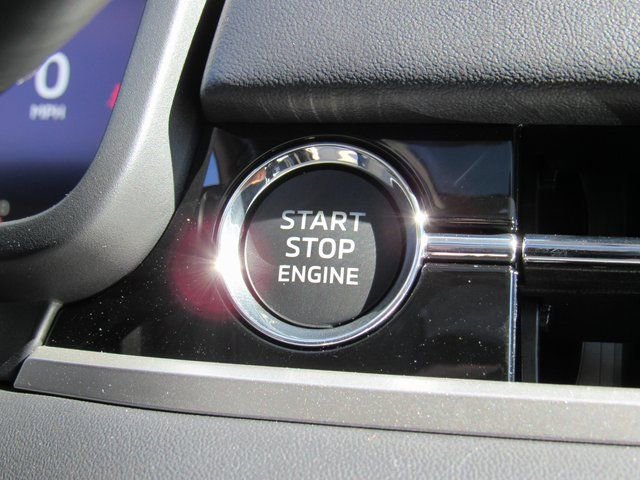 New 2025 Mitsubishi Outlander SE image 19