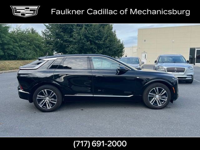 Used 2024 Cadillac Lyriq Luxury w/ LPO, Floor Liner Package AWD/4WD image 4