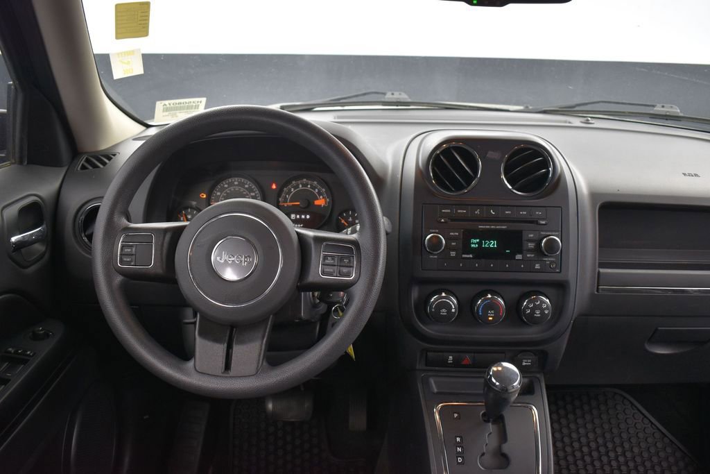 Used 2017 Jeep Patriot Sport w/ Power Value Group FWD image 9
