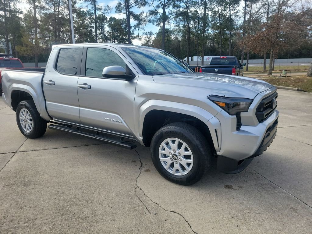 Certified 2025 Toyota Tacoma SR5 image 9