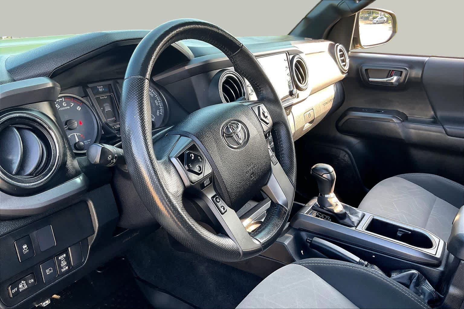 Used 2021 Toyota Tacoma TRD Sport w/ Technology Package RWD image 12