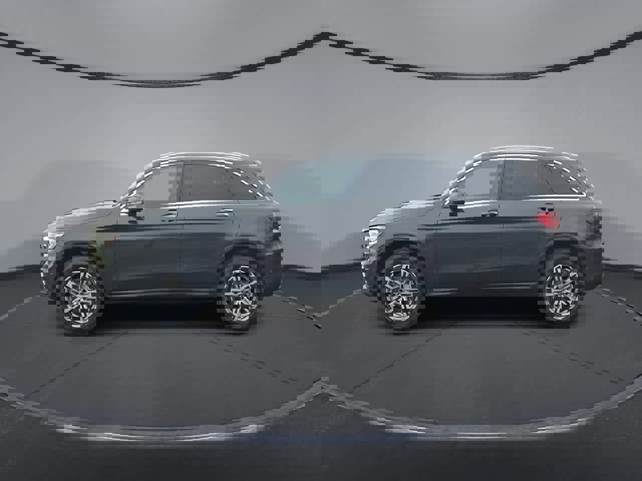 Used 2022 Mercedes-Benz GLC 300 4MATIC image 5