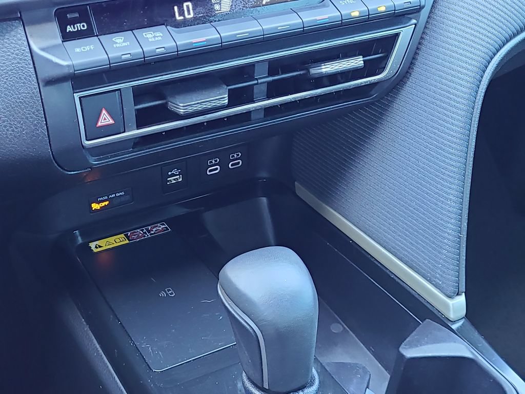 Used 2025 Toyota Camry SE w/ Multimedia Upgrade Package FWD image 15