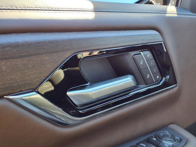 New 2026 GMC Yukon XL Denali Ultimate w/ LPO, Illumination Package image 15