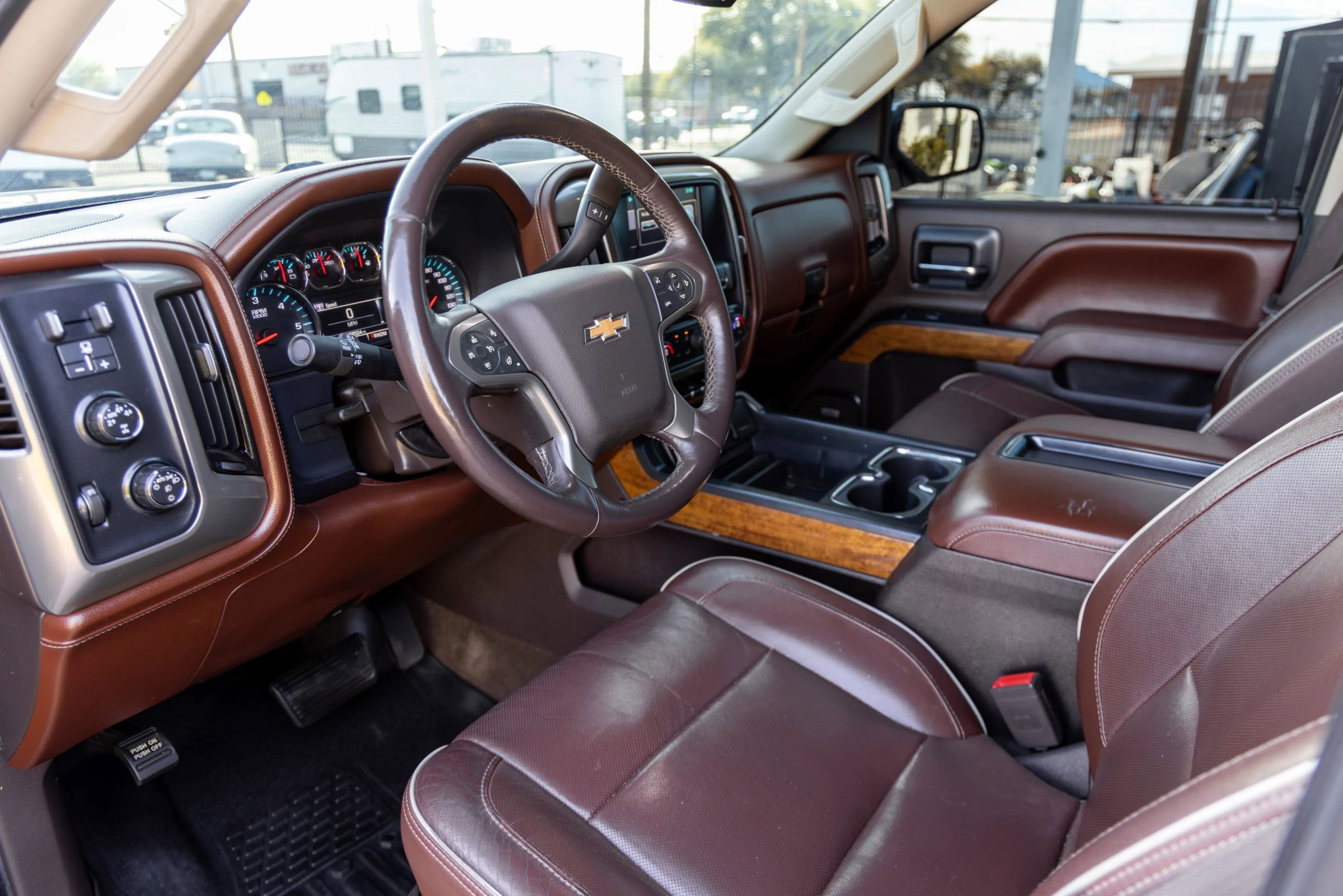 Used 2015 Chevrolet Silverado 1500 High Country image 32