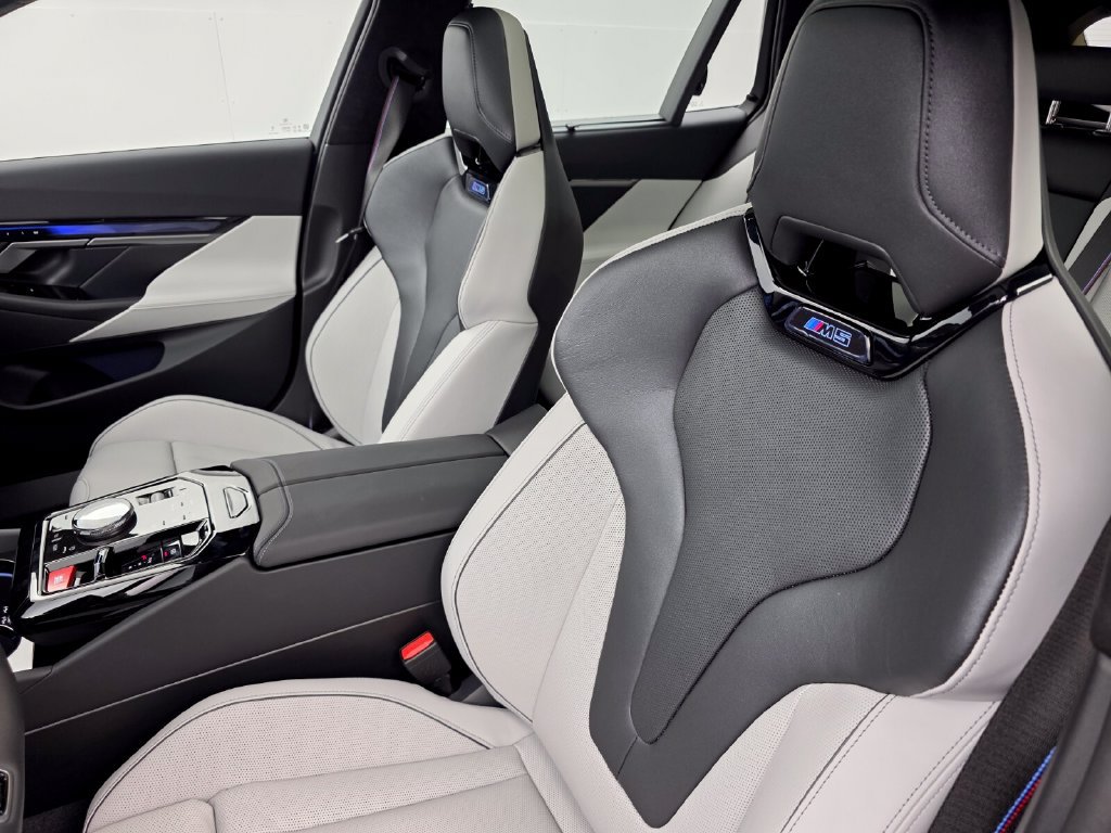 New 2026 BMW M5 Touring AWD/4WD image 8