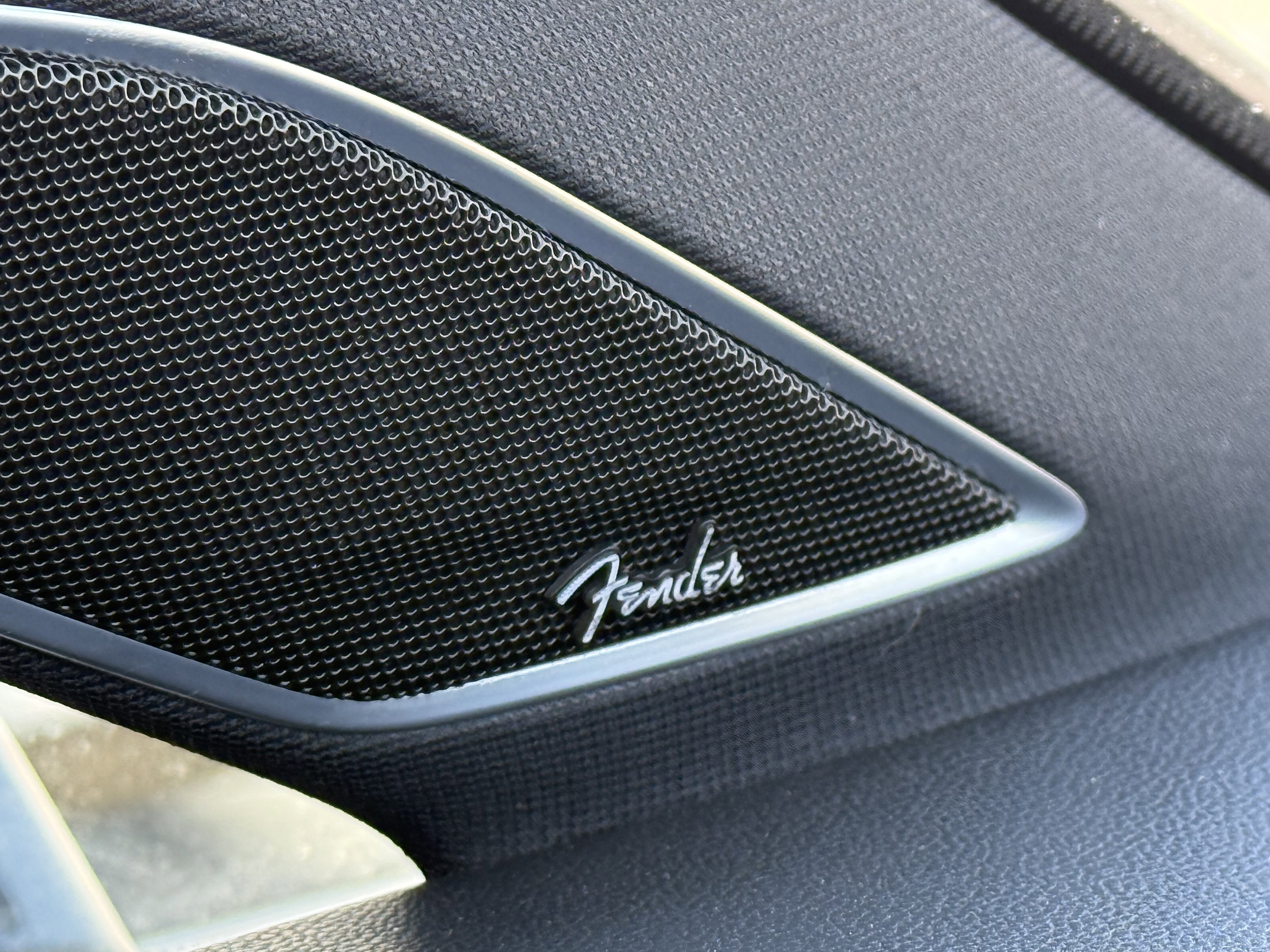 Used 2015 Volkswagen Golf R 4-Door image 31