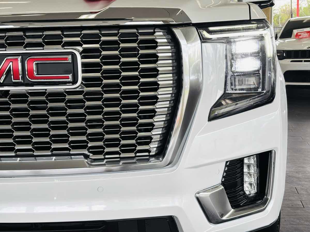 Used 2022 GMC Yukon Denali AWD/4WD image 4