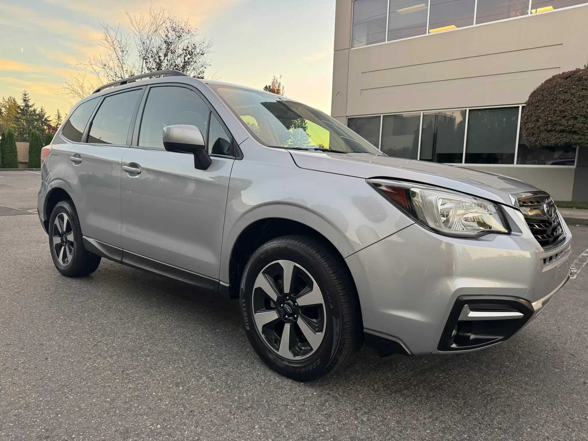 Used 2018 Subaru Forester 2.5i Premium AWD/4WD image 1