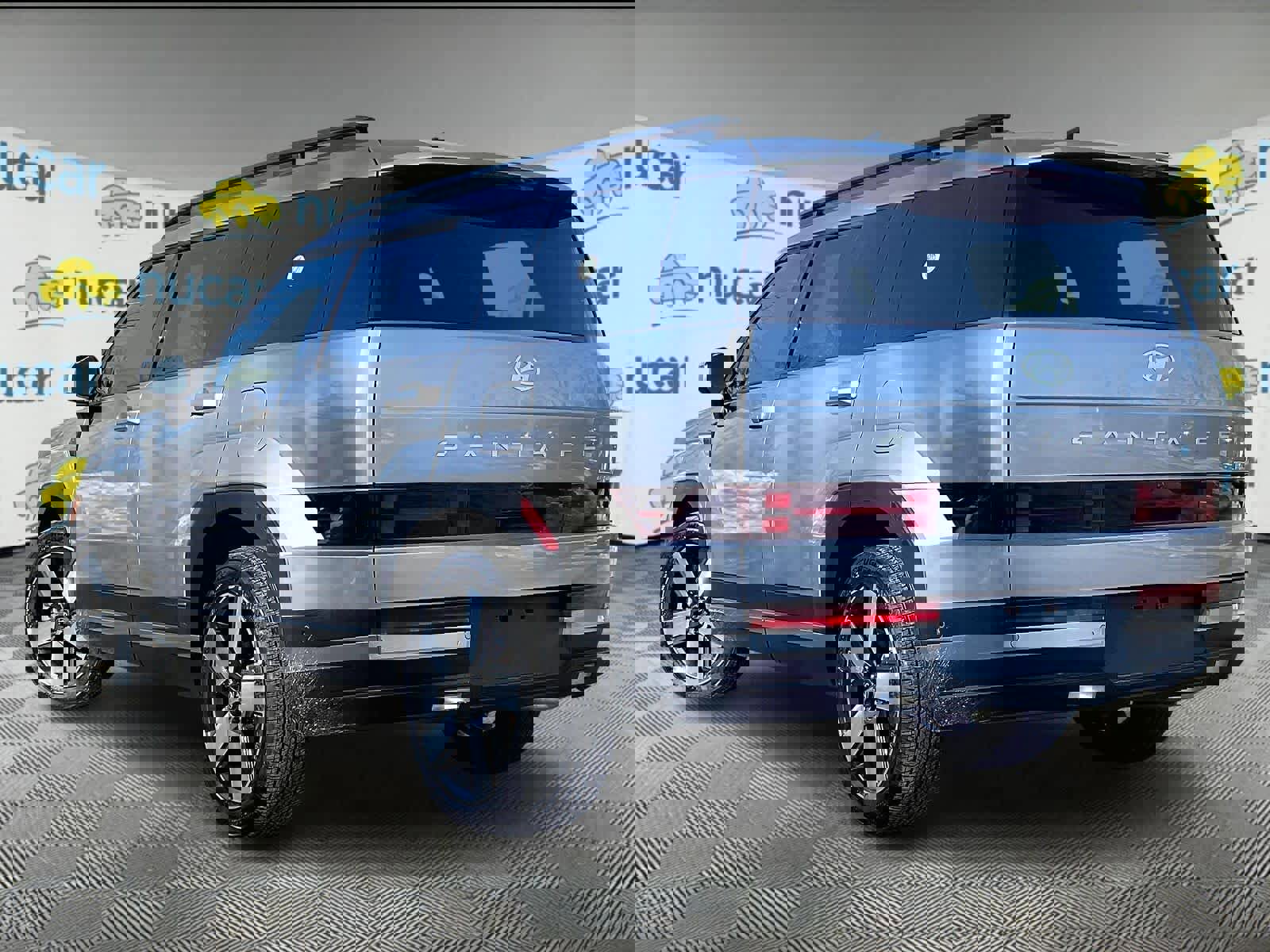 Used 2025 Hyundai Santa Fe Limited image 4