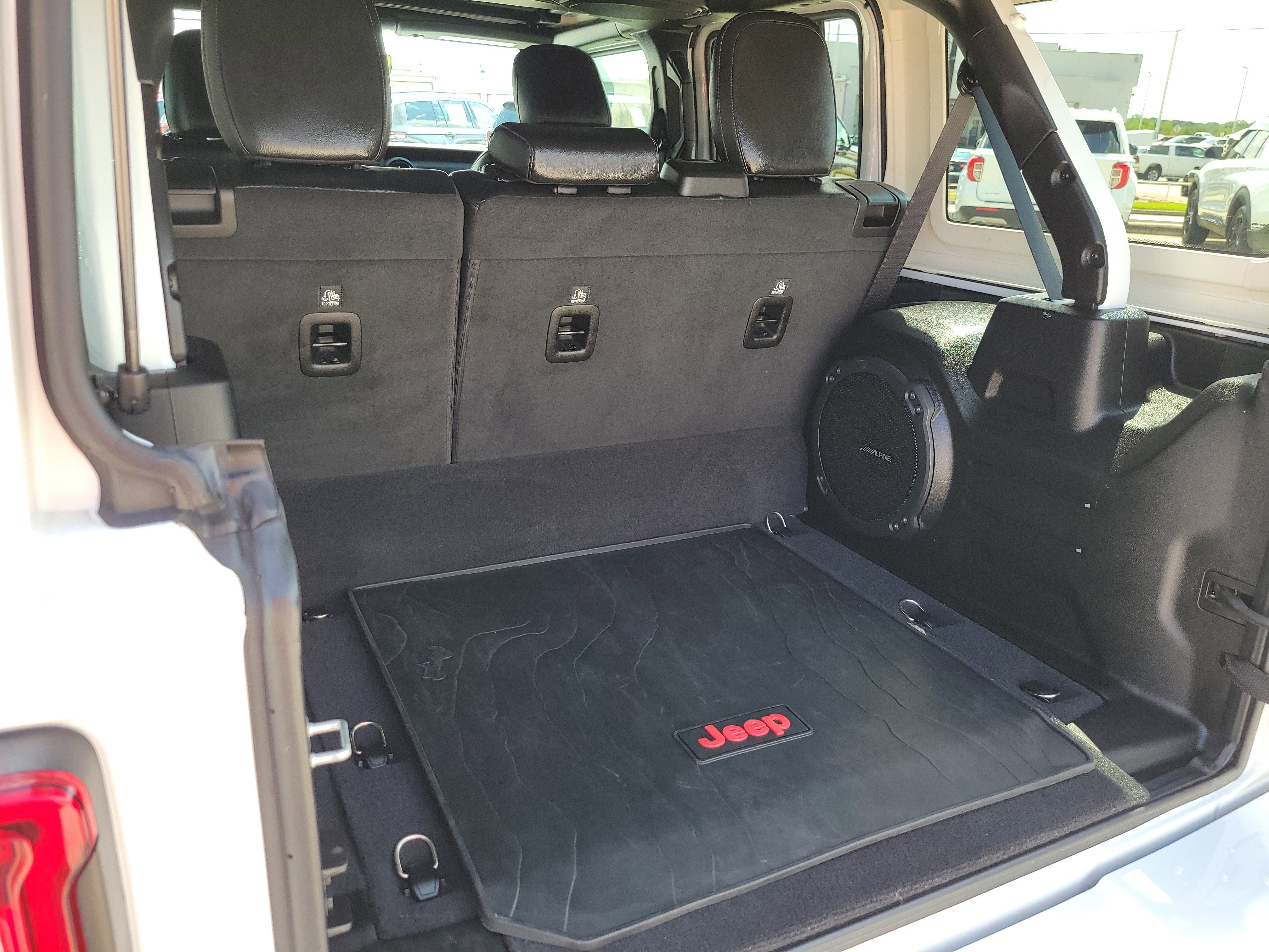 Used 2022 Jeep Wrangler Unlimited Sahara image 28