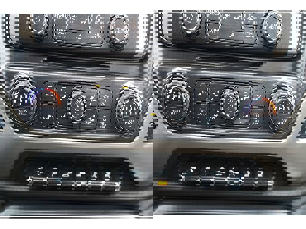 Used 2015 GMC Sierra 3500 Denali w/ Duramax Plus Package image 22