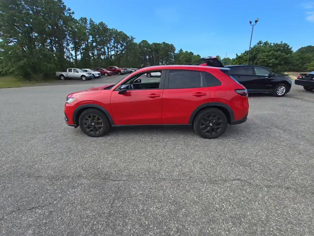 Used 2025 Honda HR-V Sport image 4